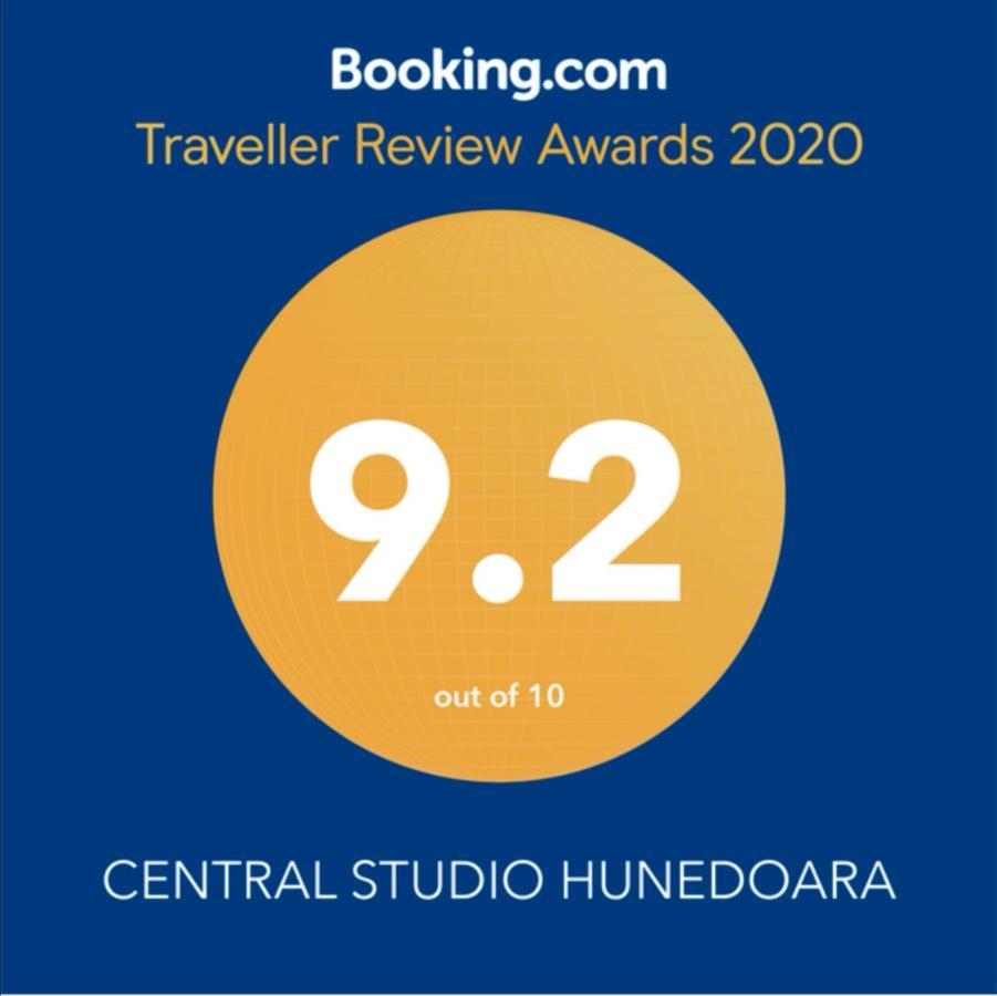 Central Studio Hunedoara Exterior foto